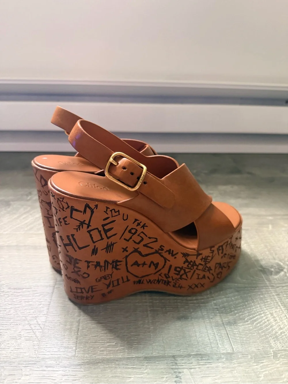 ✨ CHLOE Maxime Leather Crisscross Platform Sandals $1,250